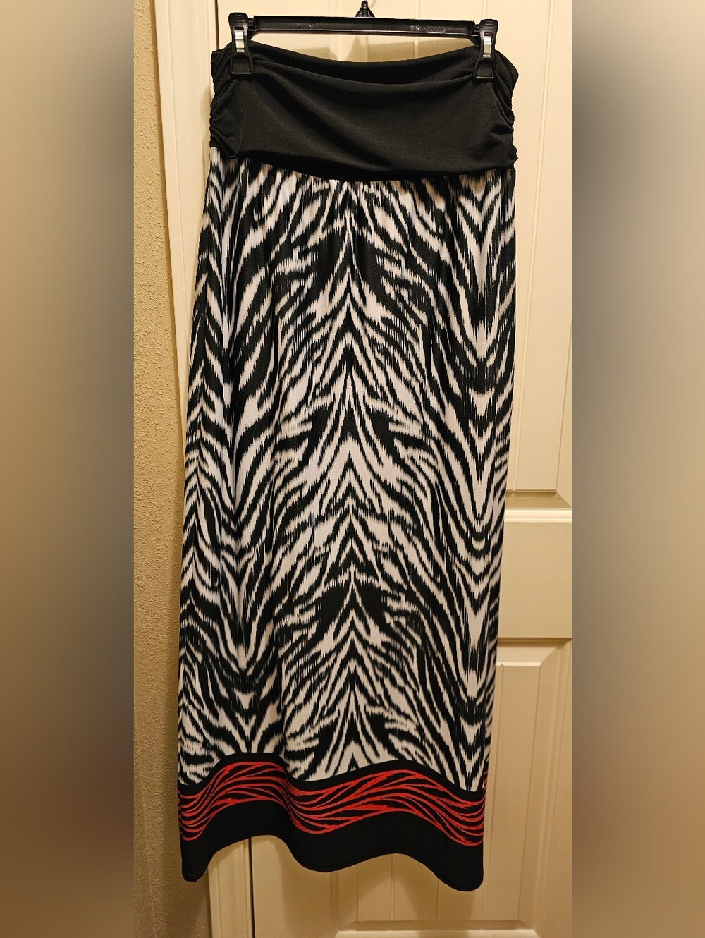 IN Studio (Cato) Black & White Zebra Print Maxi Skirt. Size XLarge